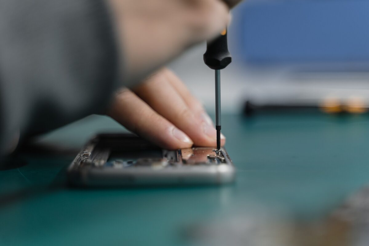 Telefonumu Tamire Verdım, İçindeki Veriler Kopyalandı: Ne Yapabilirim?